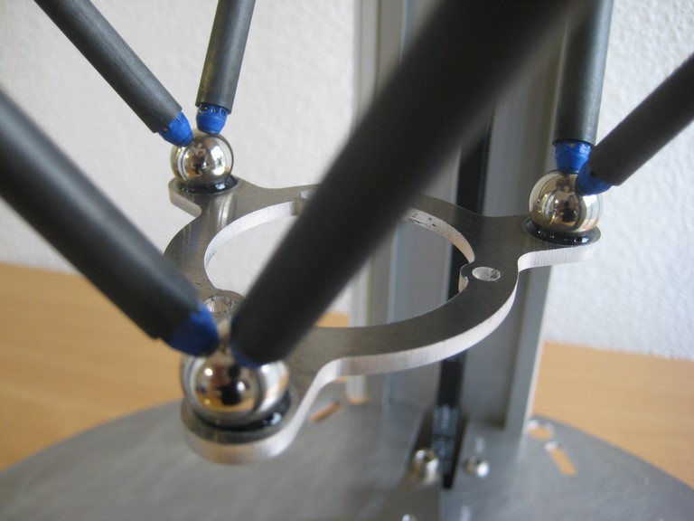 ROBOT DELTA INSTRUMENTE avec règle numérique et caméra